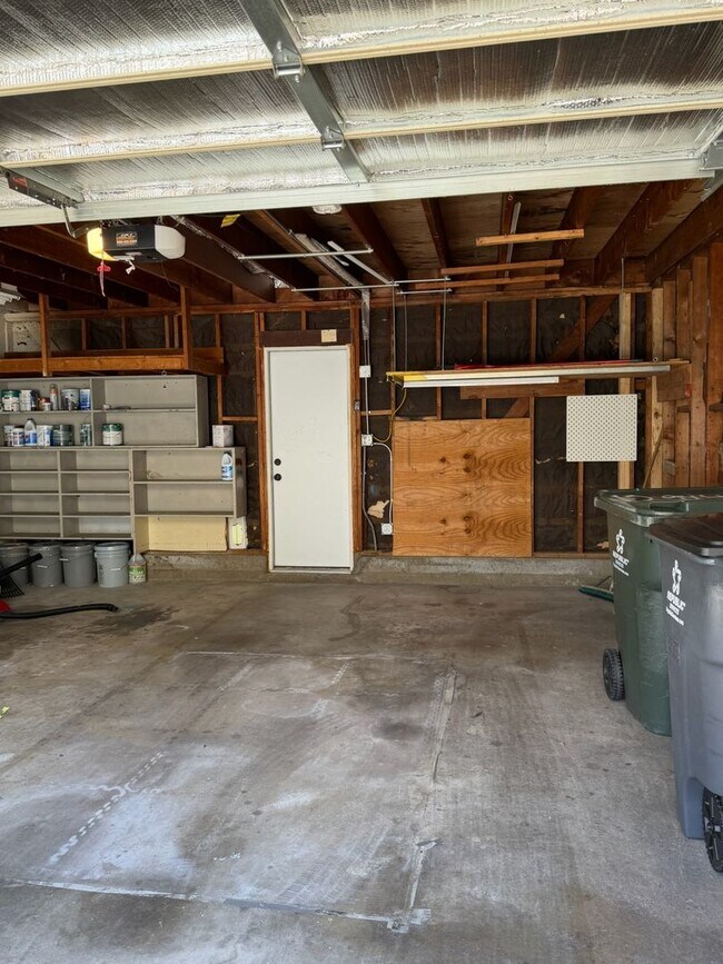 Building Photo - 12944 Newhope St