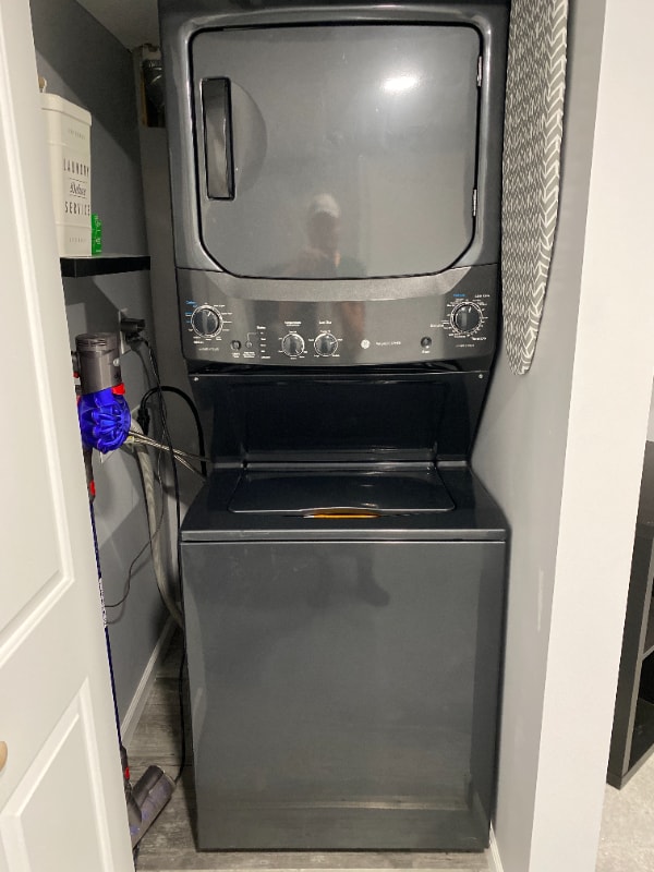 Building Photo - 1560 S Stickney St