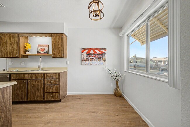 Building Photo - 10141 N 97th Dr