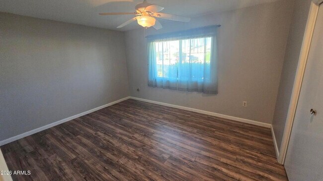Building Photo - 10601 W Bolivar Dr