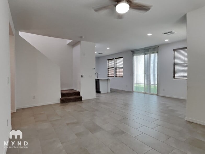 Building Photo - 14238 W Hackamore Dr.