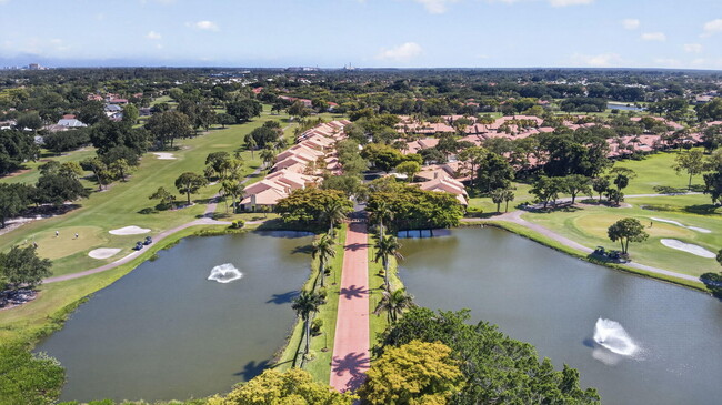 Building Photo - 259 Old Meadow Way