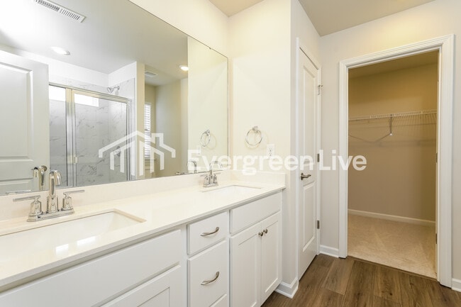 Building Photo - 5579 Hydrangea St