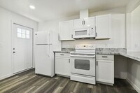 Building Photo - Granada Suites