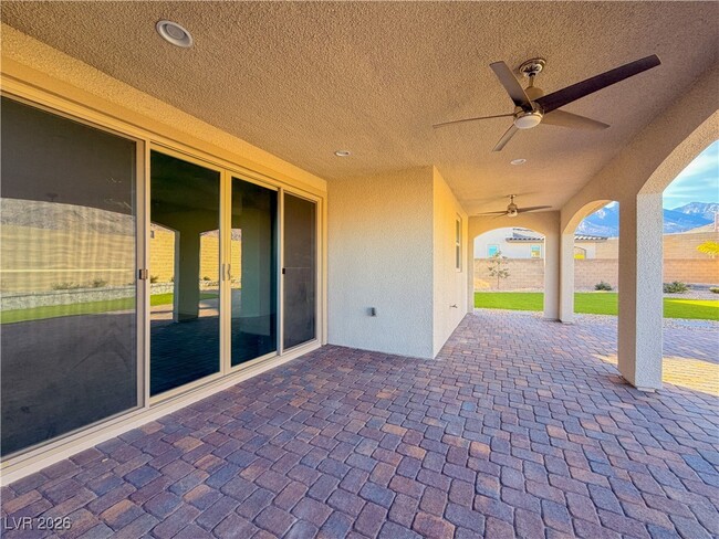 Building Photo - 11870 River Hawk Ave