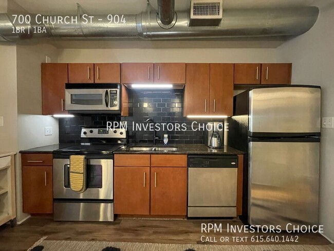 Building Photo - 700 Church St