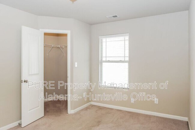 Building Photo - 135 Wethersfield Dr