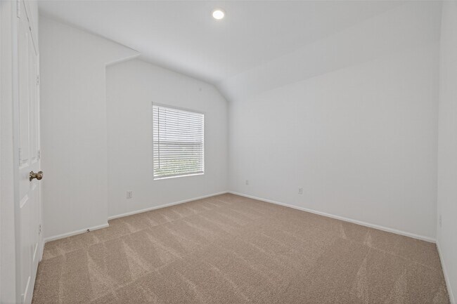 Building Photo - 3808 Moss Hl Rd