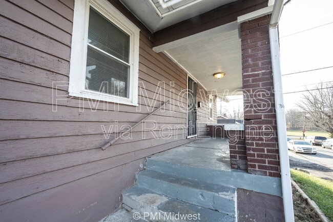 Building Photo - 1521 N Tacoma Ave
