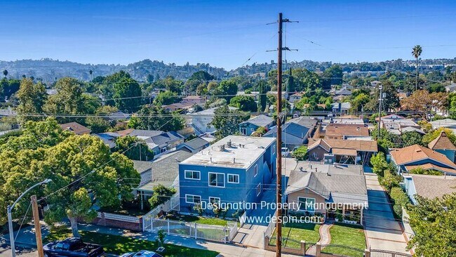 Building Photo - 3220 Casitas Ave