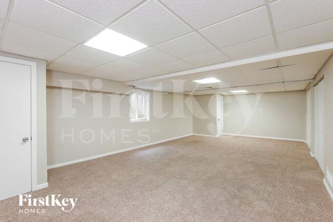 Building Photo - 2017 Willow Ridge Dr