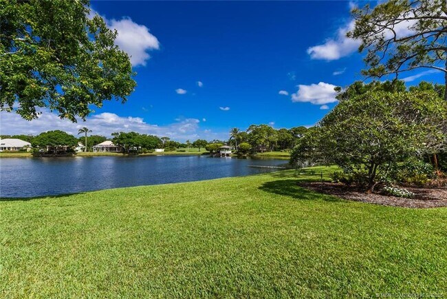 Building Photo - 3510 SE Cambridge Dr