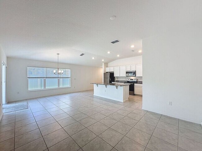 Building Photo - LIKE NEW HOME IN PRESERVATION POINT, Davenport