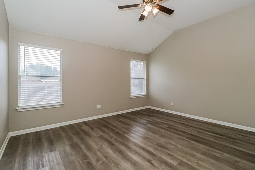 Building Photo - 200 N Crossing Trail