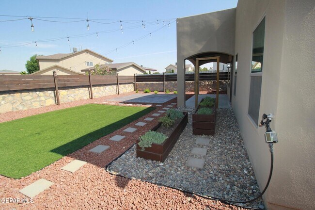 Building Photo - 509 Cedarwood Ave