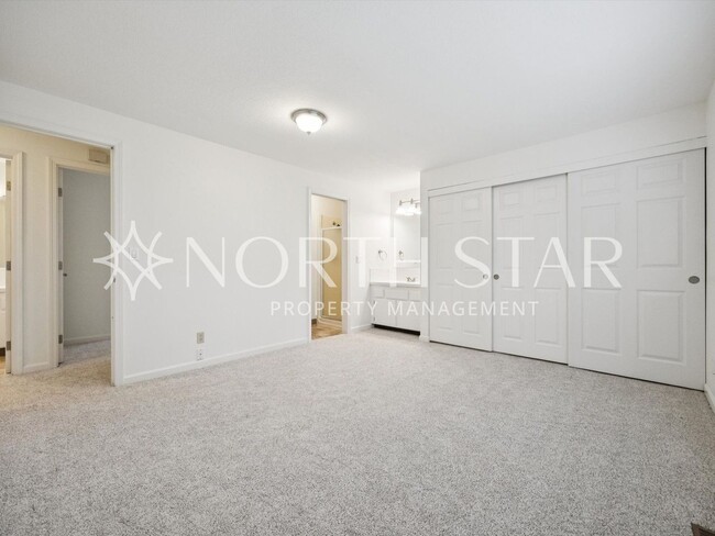 Building Photo - Beautifully Maintained Single-Level Home w...