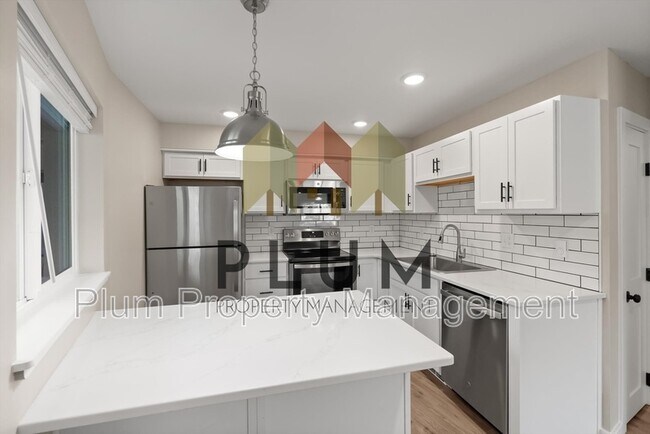 Building Photo - 705 Cleveland St