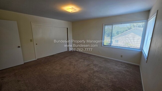 Building Photo - Spacious West Side Petaluma Home for Rent