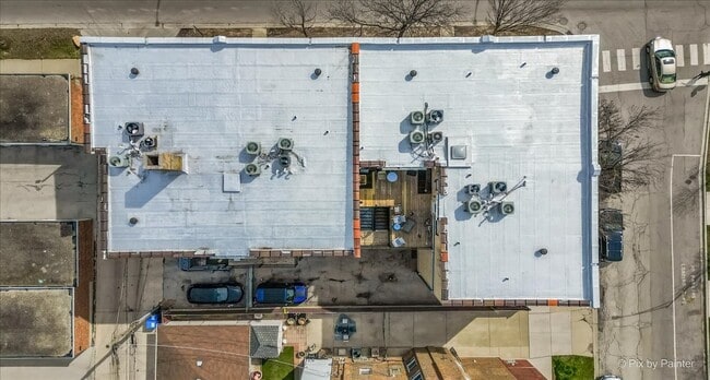 Building Photo - 6146 N Ravenswood Ave