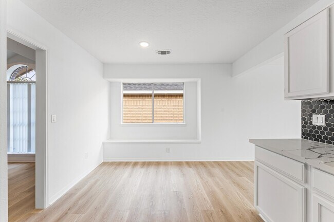 Building Photo - 17527 Hamilwood Dr