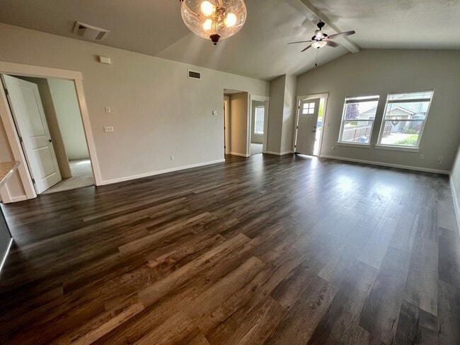 Building Photo - 199 Mellecker Way