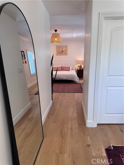 Building Photo - 2553 Santa Ana Ave