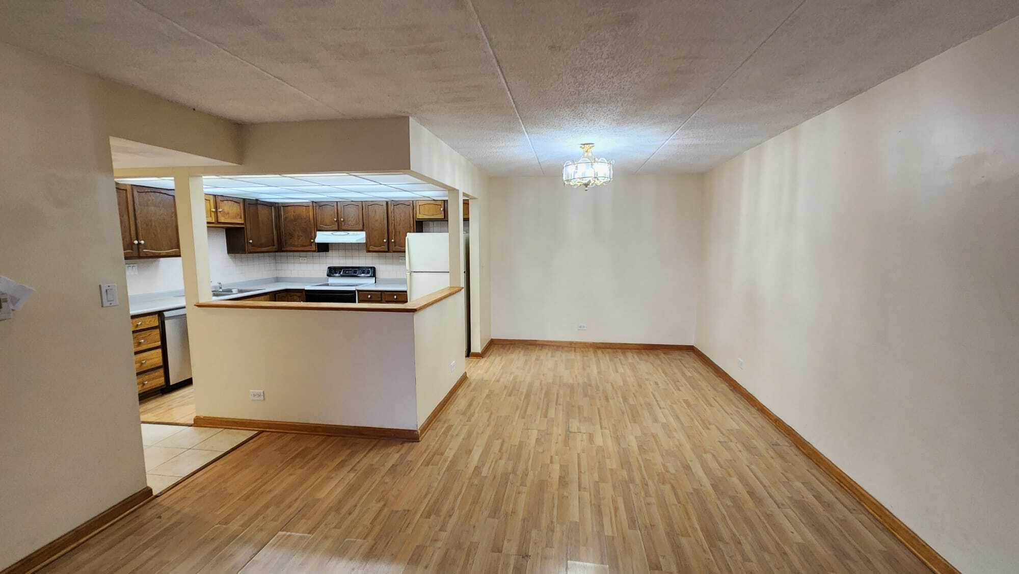 Building Photo - 450 Plum Creek Dr