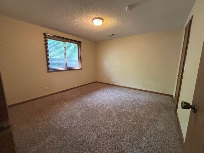 Building Photo - 2135 S 46th Ave