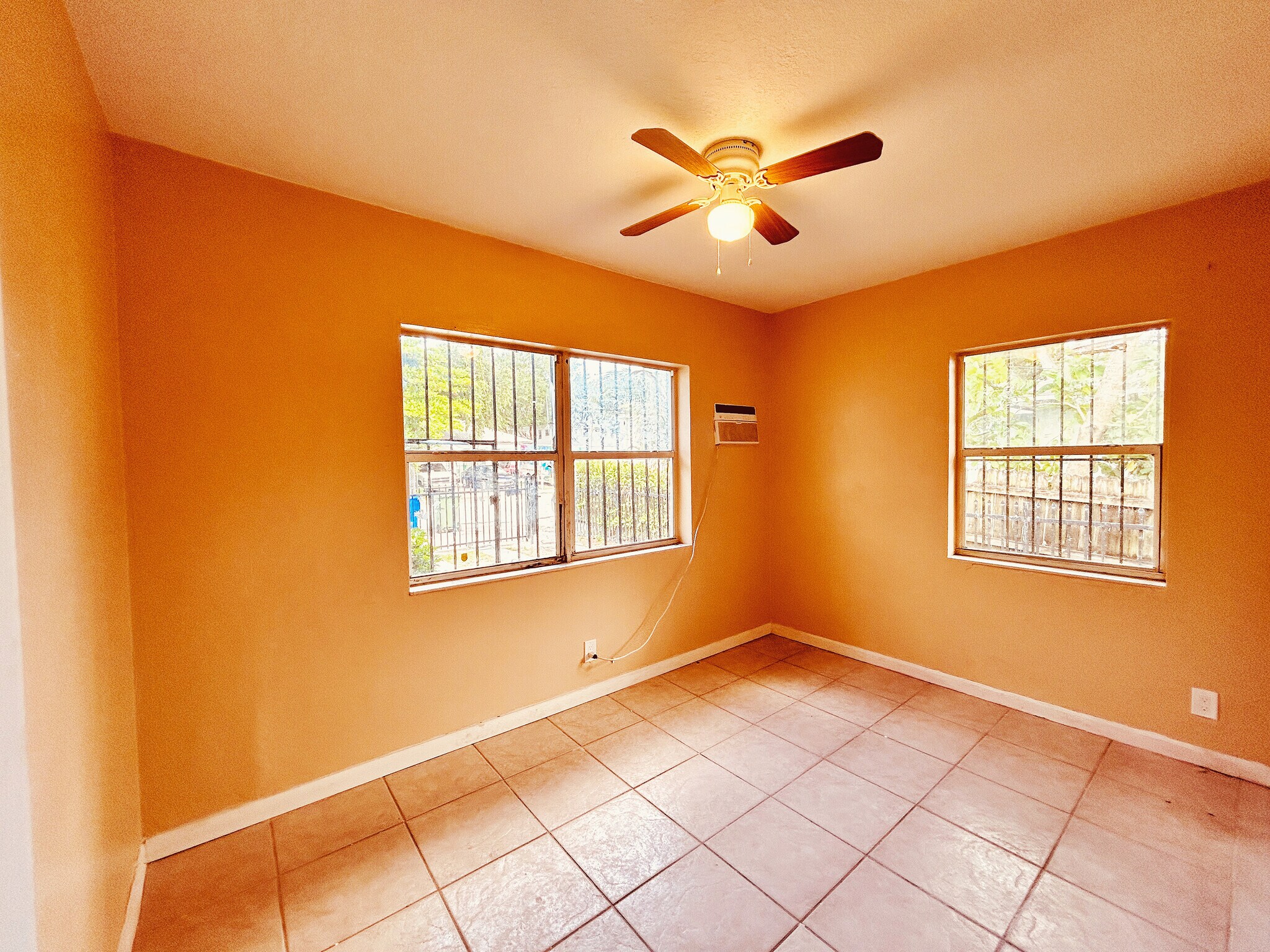 Building Photo - 7530 NE 3rd Ave