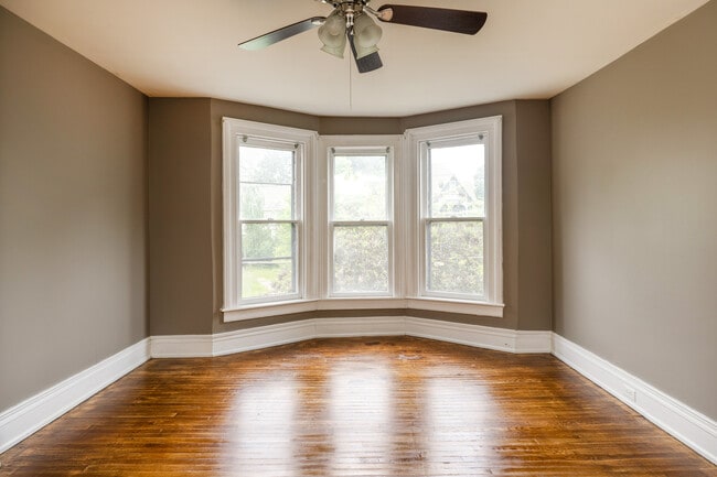 Building Photo - 355 W Clinton St