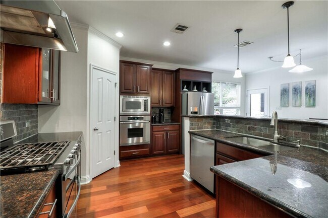 Building Photo - 14512 Broadwinged Hawk Dr