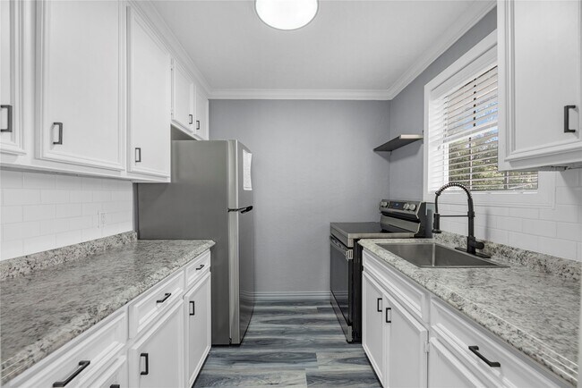 Building Photo - 502 Frawley St