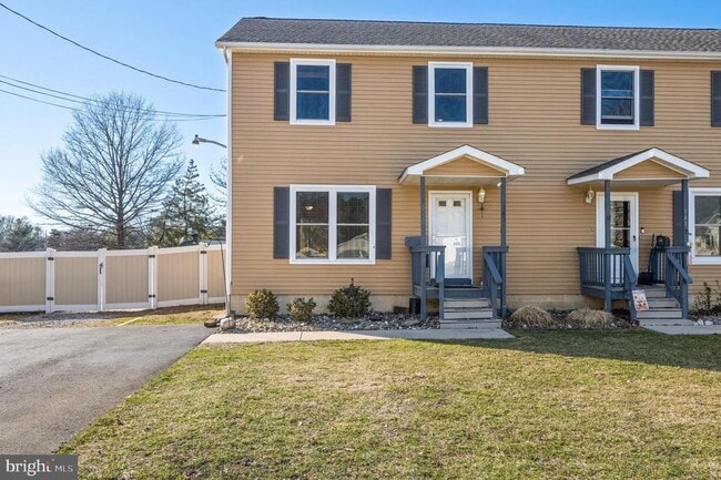 Building Photo - 143 Curtis Ave