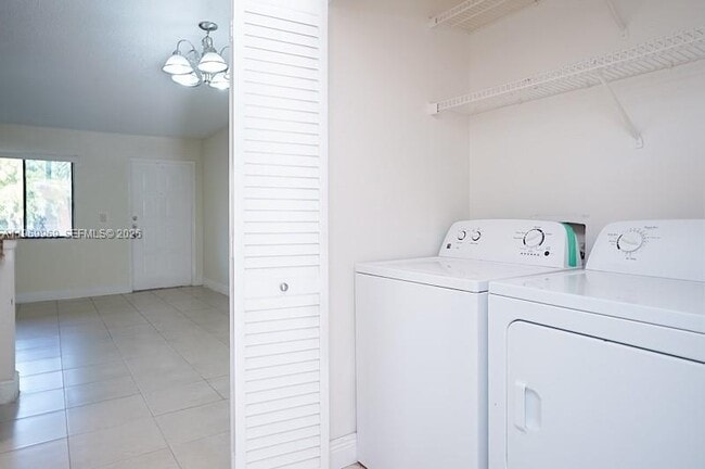 Building Photo - 1825 Meadows Cir W