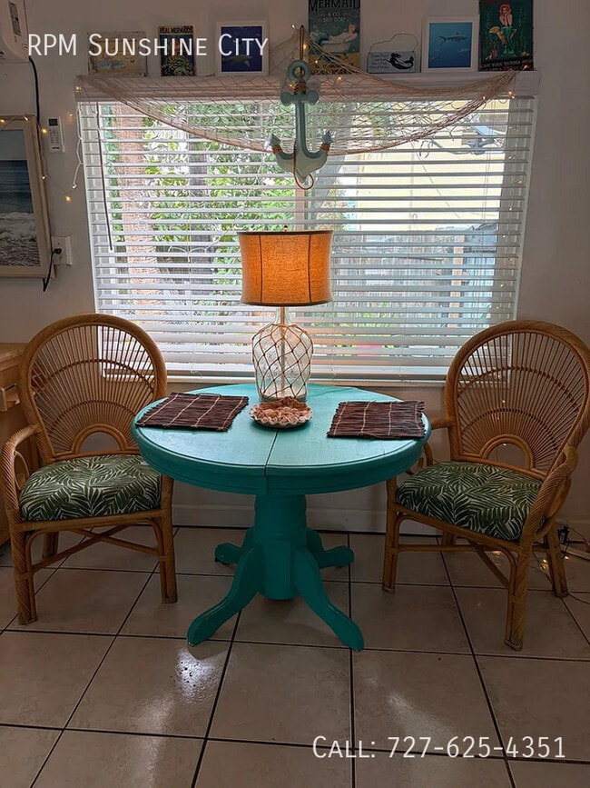 Building Photo - 521 71st Ave