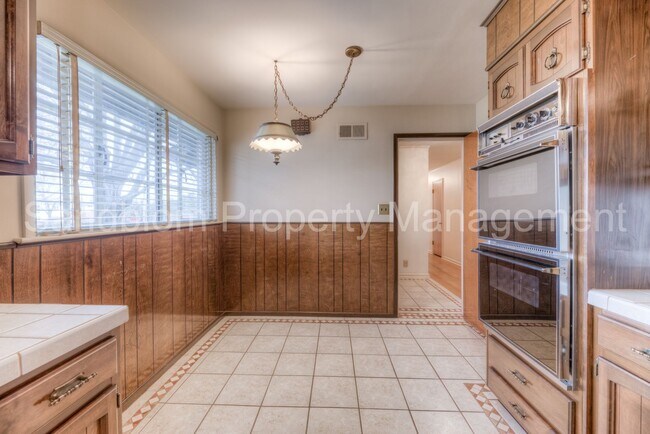 Building Photo - For Lease | Midtown Tulsa | Available Now!