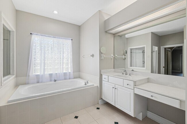 Building Photo - 113 Sea Garden Ct