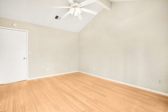 Building Photo - 3203 Silver Falls Dr