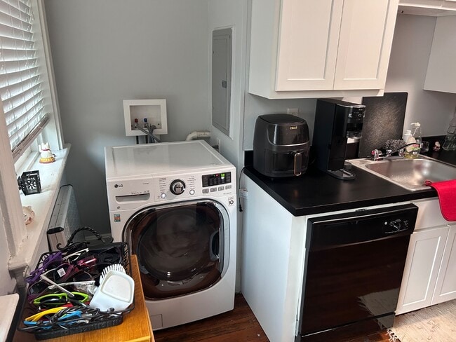 Building Photo - 24 W Court - Unit 3