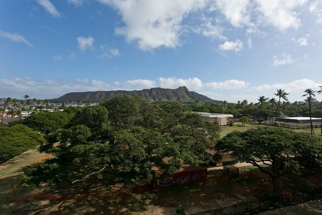 Primary Photo - 3 bed, 2 bath, 1 parking in Waikiki with Diamond Head Views