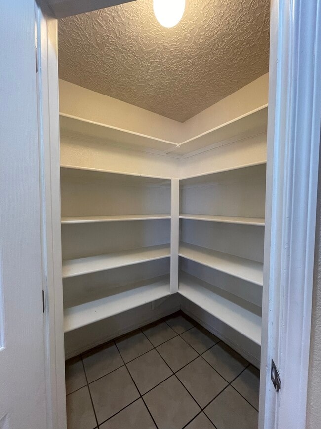 Building Photo - 9620 Sundoro Pl NW
