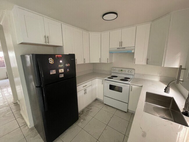 Building Photo - 2-bedroom, 1.5-bath townhouse in El Cajon