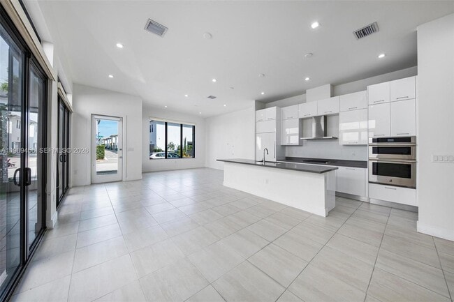 Building Photo - 8120 NW 43rd St