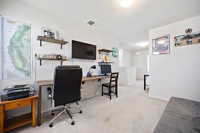Building Photo - 100 Verdin Ln