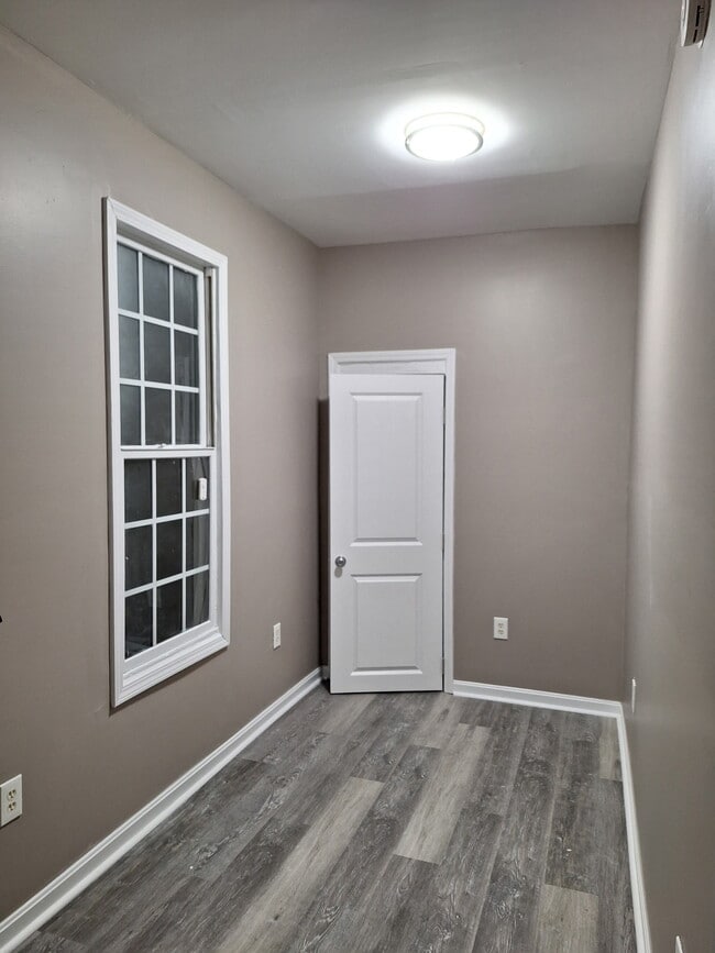 Building Photo - 745 Franklin Ave