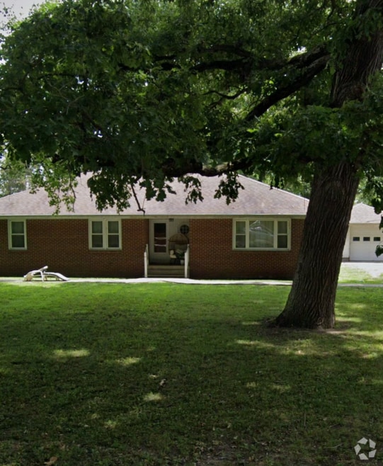 Building Photo - 335 N 1475 East Rd