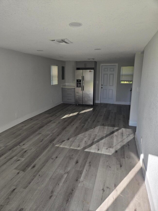 Building Photo - 4225 32nd Ave