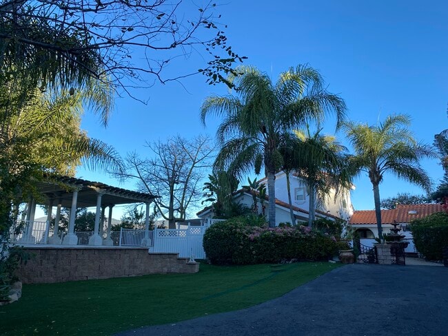 Building Photo - 2308 Canyon View Rd