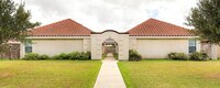 Building Photo - 107 S Ridge Ln