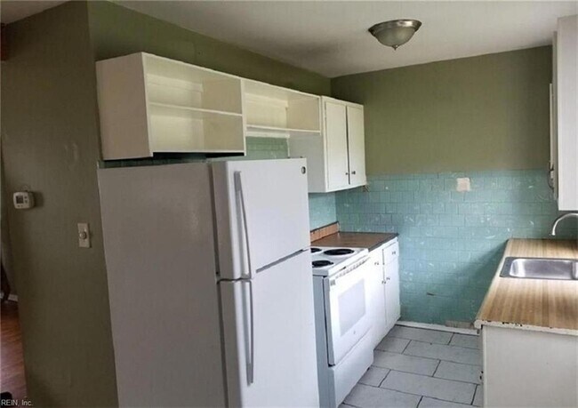 Building Photo - 7108 Chryslon Ln